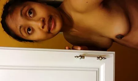 Busty ورزش ها آب نبات جولیا ان و ویکی کوروت زبان! لینک کانال چت سکسی